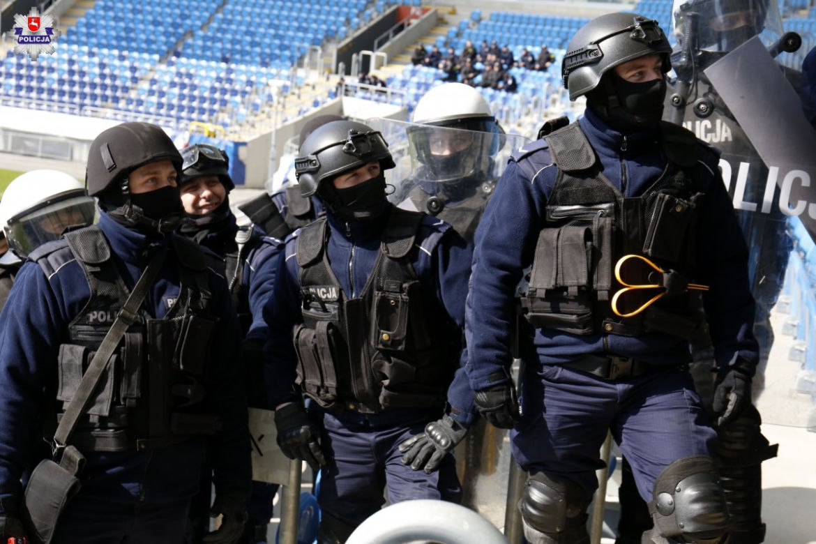 Starcia policji i kibiców na Arenie Lublin!