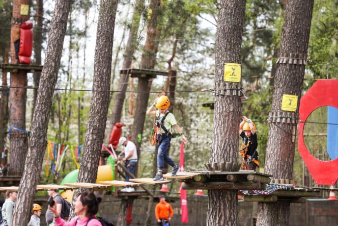 Cyrkowa majówka w Julinek Park. Poznaj świat, w którym dzieje się wszystko