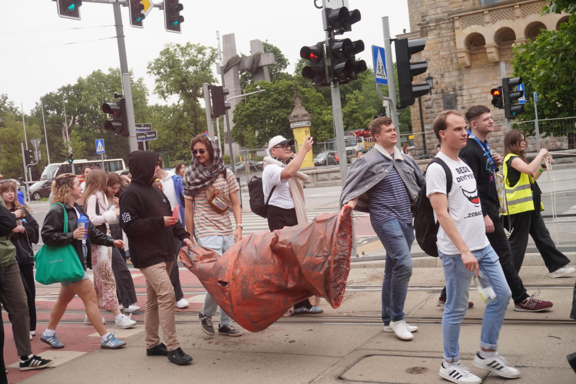 Studenci przejęli Poznań. Zobaczcie jak wyglądał Pochód Juwenaliowy 2024!