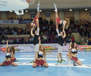 Dziewczyny z Bell Arto Cheerleaders