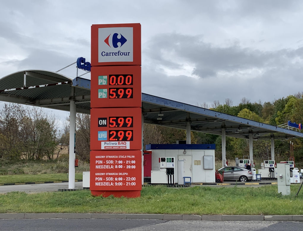 Stacja Carrefour w Sosnowcu przy ul. Staszica