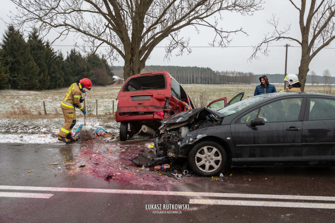 Knyszyn. Zderzenie citroena z peugeotem. Ranne trzy osoby [ZDJĘCIA]