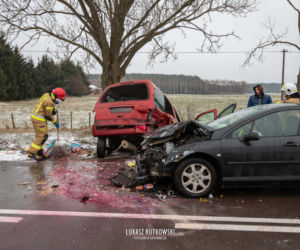 Knyszyn. Zderzenie citroena z peugeotem. Ranne trzy osoby [ZDJĘCIA]