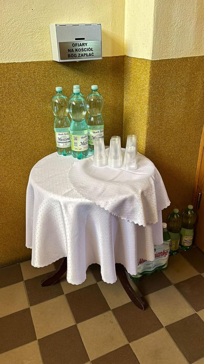 Proboszcz apeluje do wiernych, by w upały zostali w domach. „To nie jest grzech”