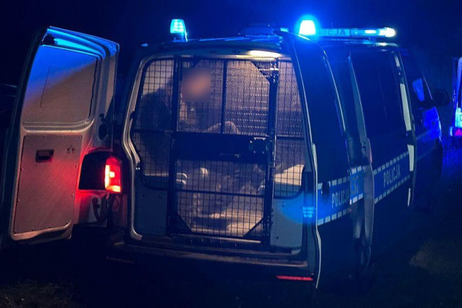 Przy głośnej muzyce, a potem za kółkiem. Tak świętował w nocy 60-latek