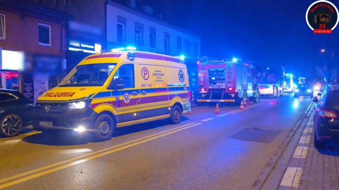 Pożar w Pruszkowie. Spłonęło mieszkanie, jedna osoba w szpitalu