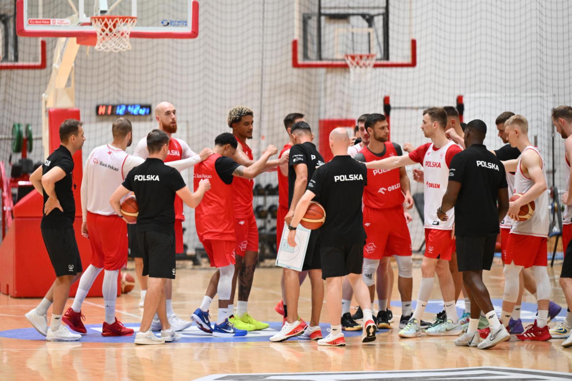 Jeremy Sochan trenuje z reprezentacją Polski we Wrocławiu. Zobacz zdjęcia. Kiedy mecze o Igrzyska Olimpijskie?