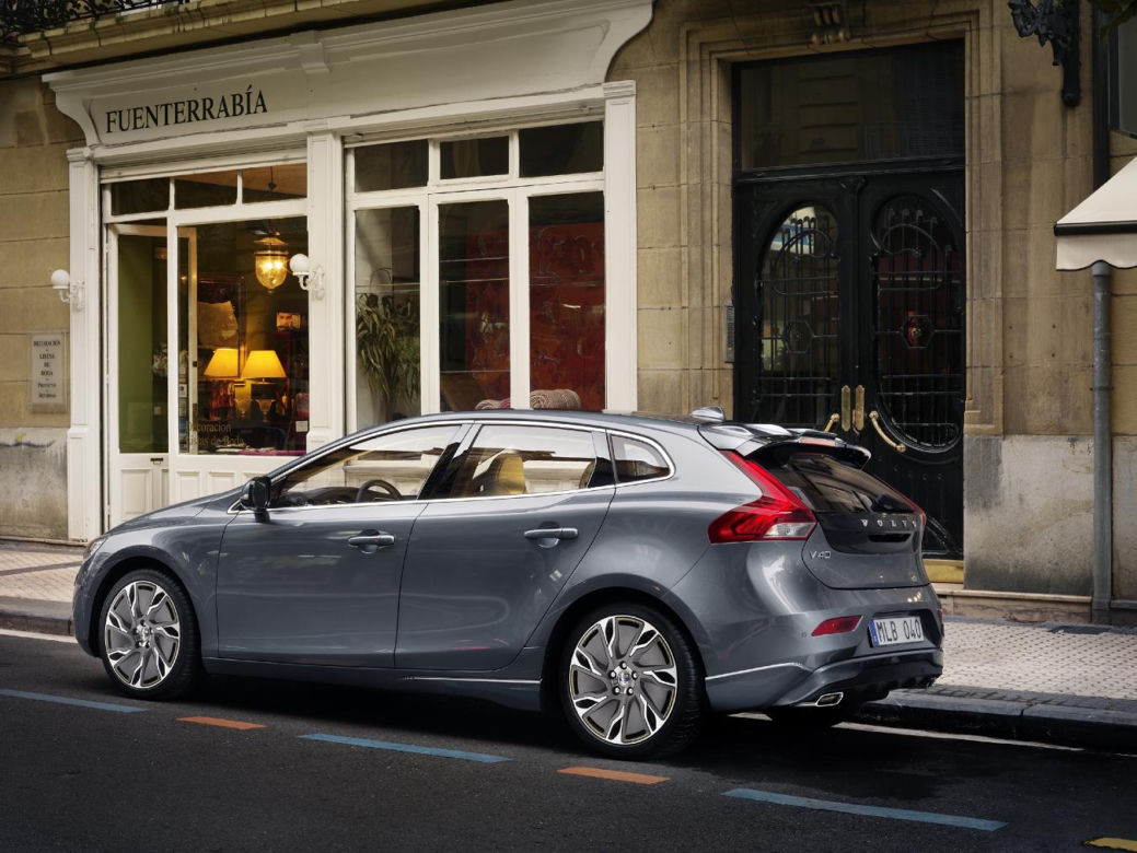 NOWE VOLVO V40