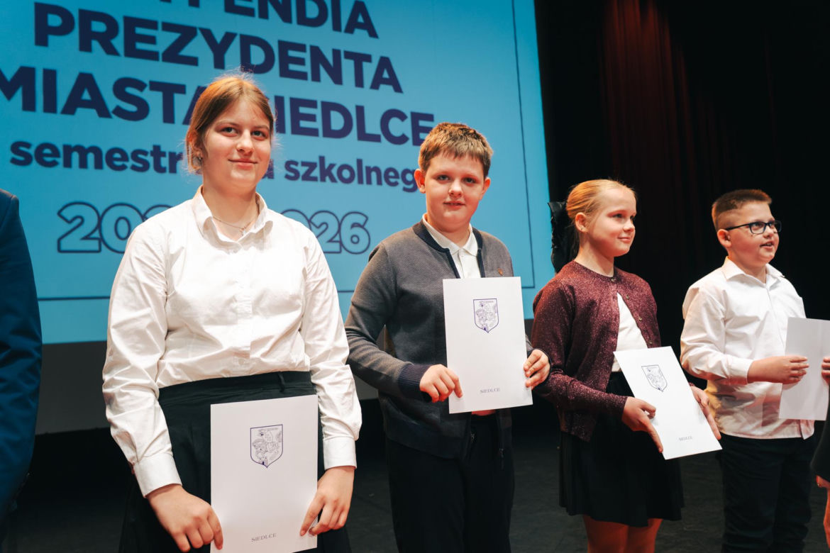 Najzdolniejsi uczniowie odebrali stypendia Prezydenta Miasta Siedlce