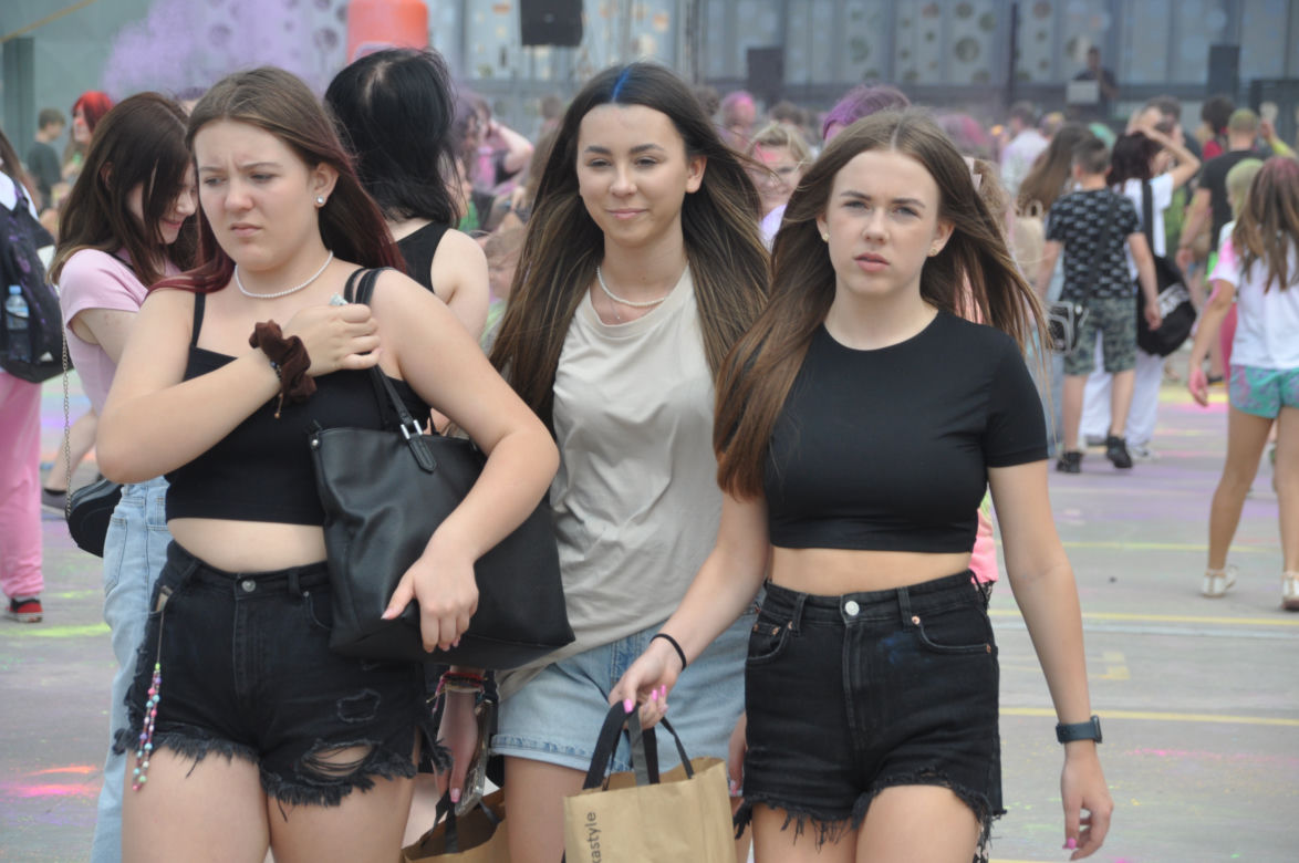 Festiwal kolorów w Kielcach. Szalona zabawa na dachu Galerii Korona