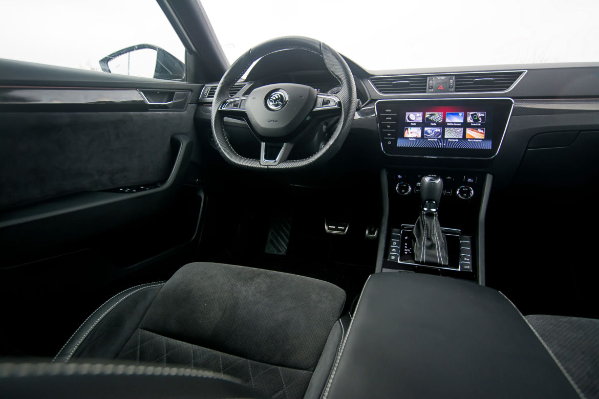 Skoda Superb Combi 2.0 TDI - wnętrze trzecia generacja