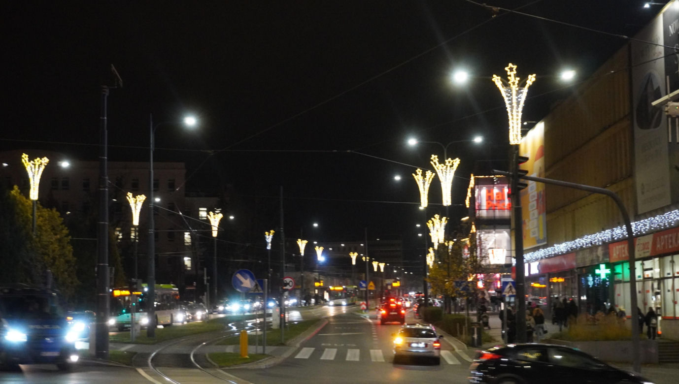Olsztyn rozświetliły świąteczne iluminacje. Stare Miasto i centrum zachwycają!