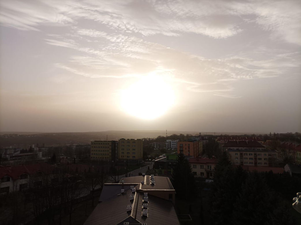 Pył saharyjski dotarł do Świętokrzyskiego