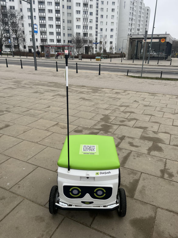Robot DarJush od Żabka Jush