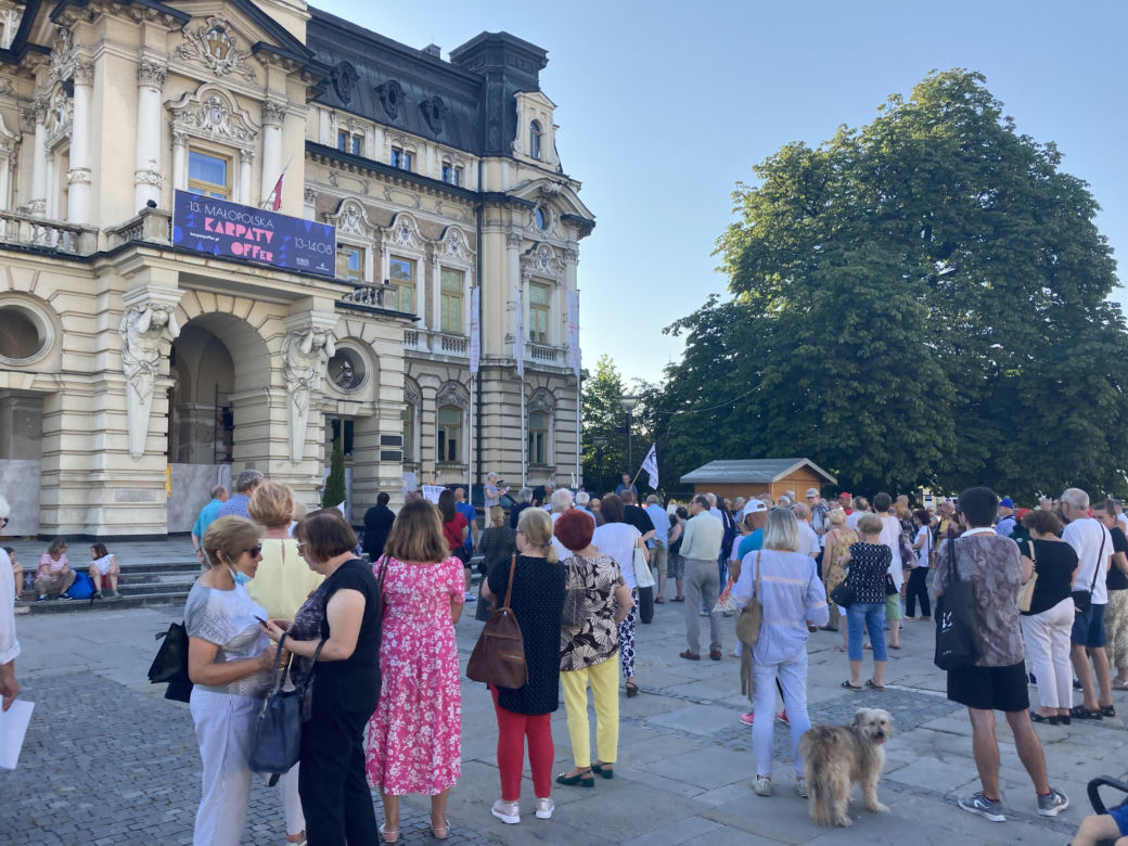 Protest w Nowym Sączu przeciwko zmianom w ustawie o radiofonii i telewizji