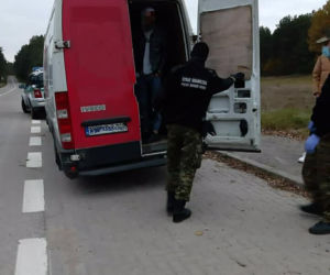 Kolejni kurierzy nielegalnych imigrantów zatrzymani. Próbowali uciekać przed kontrolą