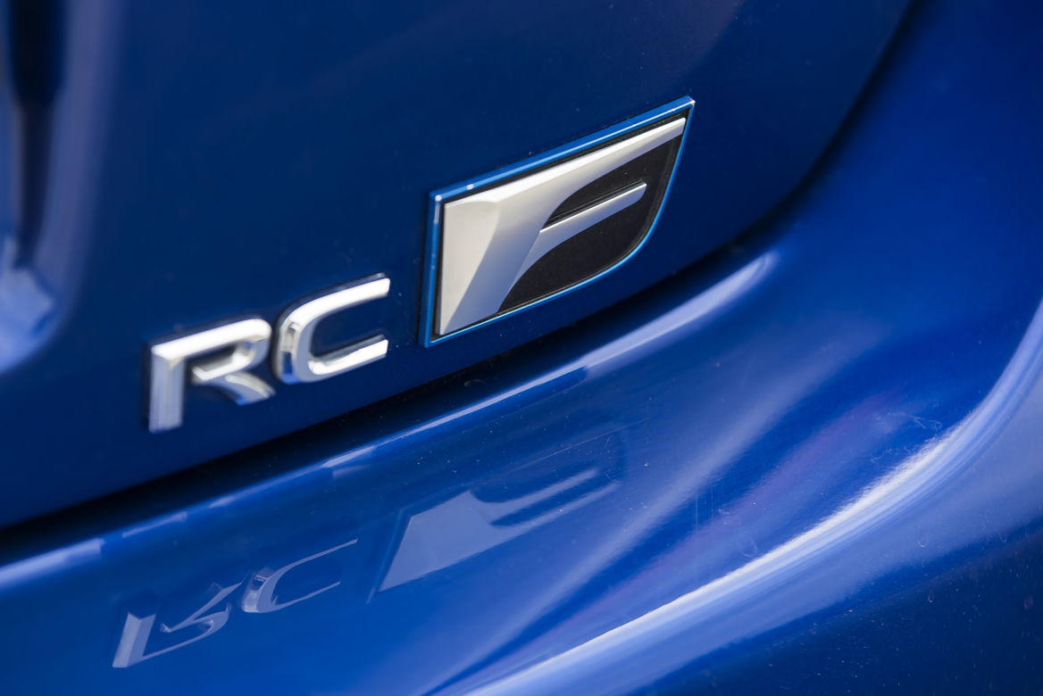 Lexus RC F Carbon 5.0 V8 464 KM 