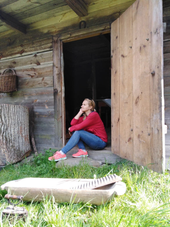 Marzenia trzeba realizować. Monika Dygas realizuje je krok po kroku. Chata Szeptuchy już stoi