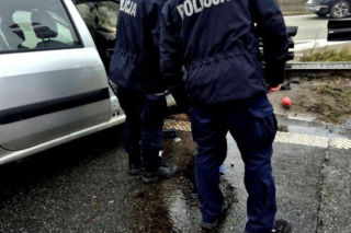 Wypadek i pożar auta na S8 w Łódzkiem