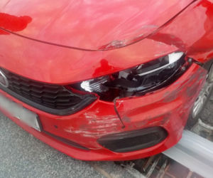 Pijany kierowca ubera roztrzaskał auto