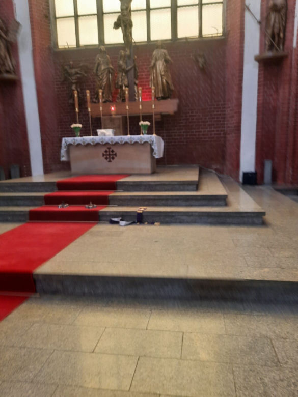 Demolka kościoła we Wrocławiu 