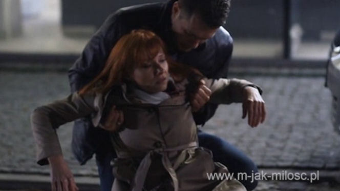 M jak miłość odc. 1041. Agnieszka (Magdalena Walach), Tomek (Andrzej Młynarczyk)