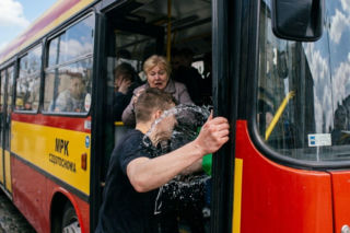 Uważaj na Śmigus-Dyngus! Za to możesz dostać mandat 500 zł. Gdzie kończy się zabawa?