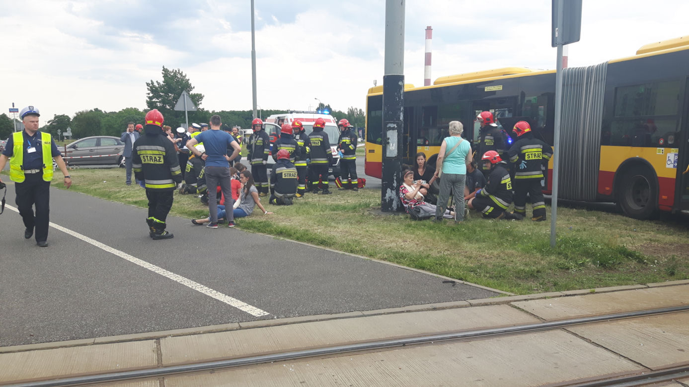 2. Poważny wypadek na rondzie Sybiraków w Łodzi
