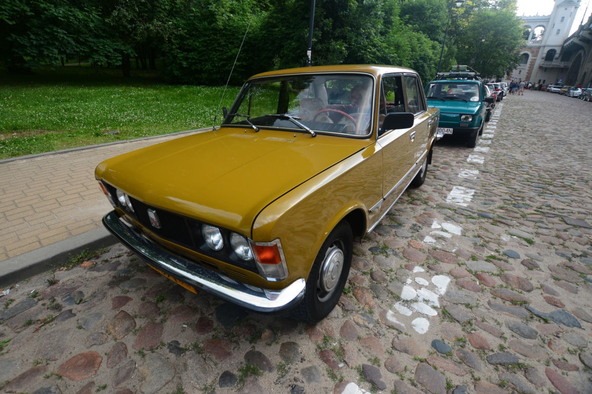 klasyki na spotkaniu Youngtimer Warsaw