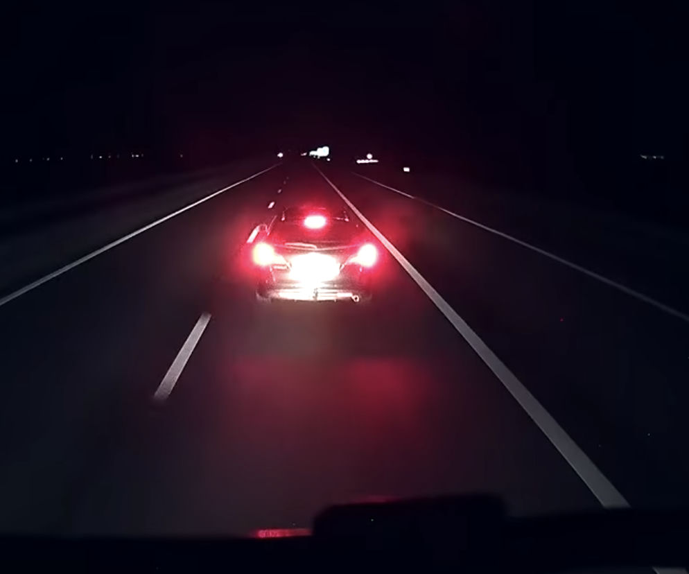 Hamowanie przed ciężarówką skończyło się dzwonem