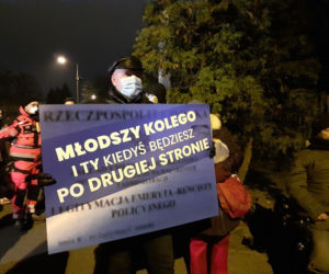 Protest pod toruńską komendą policji