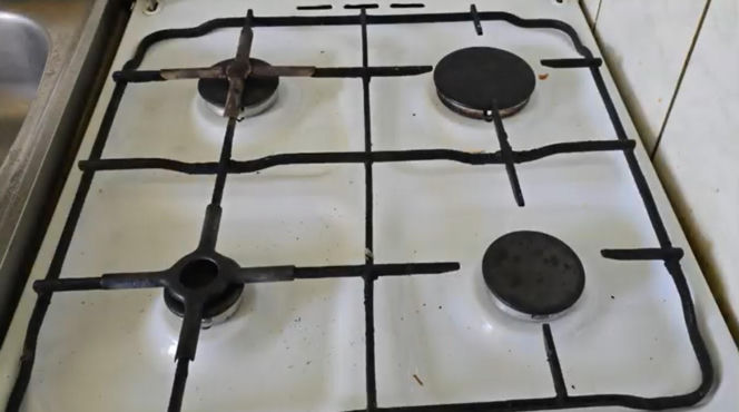 Odkręcił kurki z gazem i uciekł z mieszkania. "Wystarczyłby dzwonek do drzwi"