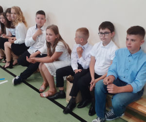 Dąbrówka Stany, gmina Skórzec: nowym wozem strażackim, po nowej drodze, do nowej szkoły