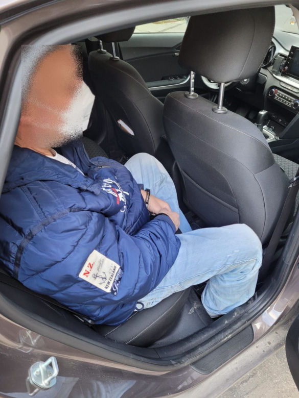 Był poszukiwany pięcioma listami gończymi, kilka razy uciekł policji. Dopadli go funkcjonariusze z Tarnowa