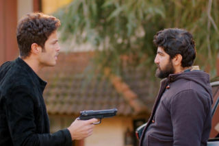 Miłość i nadzieja, odcinek 370: Prawda o zabójczyni Sedzie wyjdzie na jaw. Kiedy Ege dowie się wszystkiego, Cihan nie zdoła jej ocalić – ZDJĘCIA