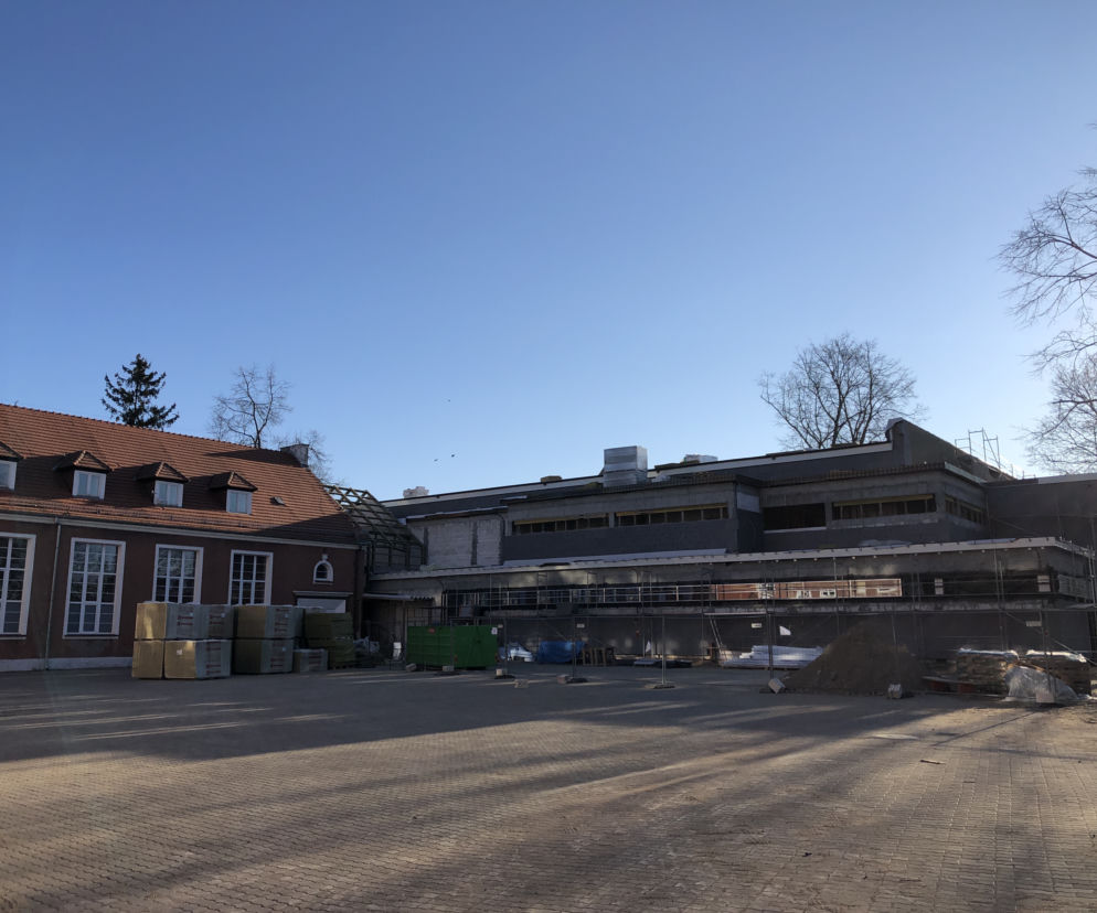 Hala sportowa powstaje przy sp1 