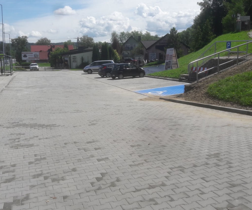 Zakończył się remont parkingu przy cmentarzu w Gołąbkowicach 