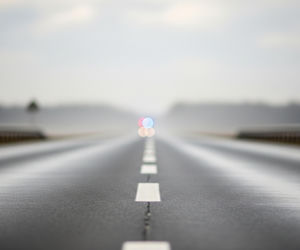 83-latek zmarł za kierownicą. Czy inni kierowcy zareagowali w porę?