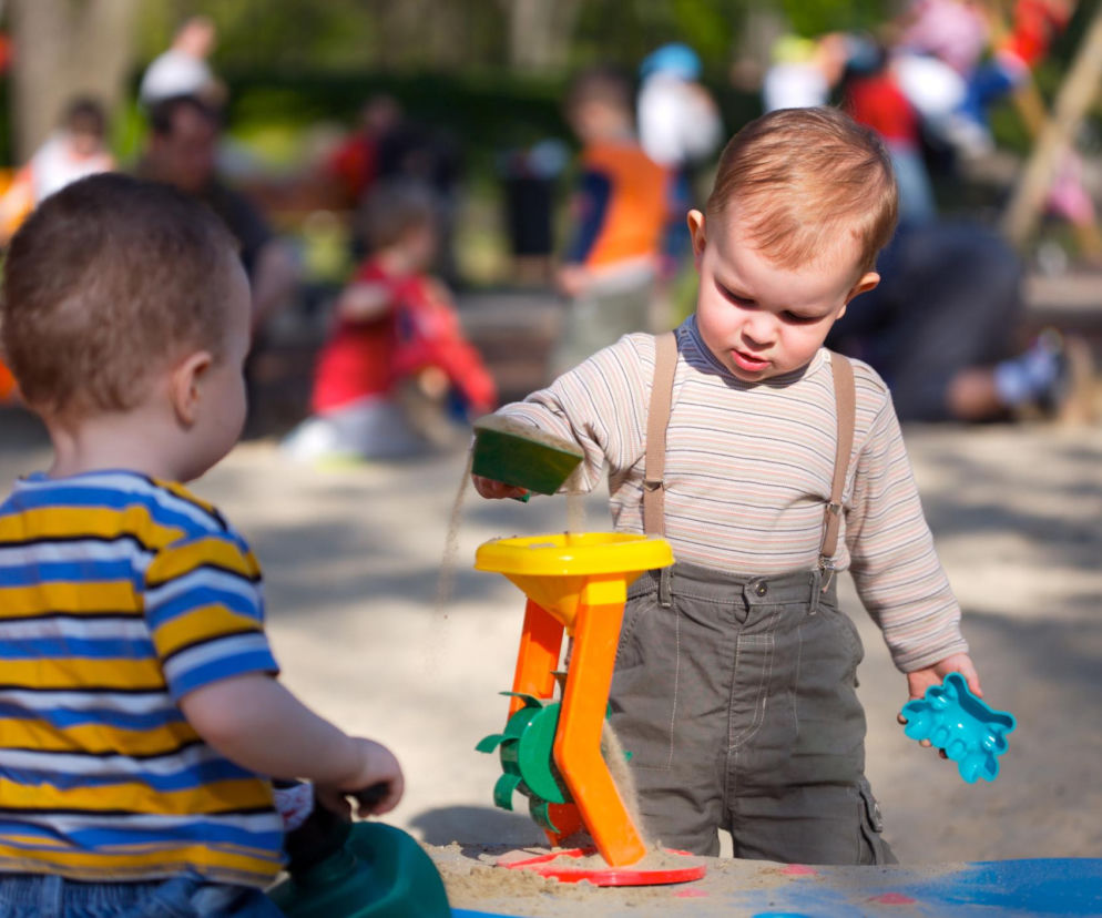 Wyrywa zabawki i nie umie się dzielić? Tak działa brak empatii u dziecka
