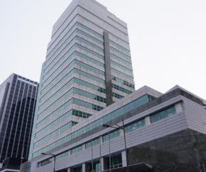 Warszawski wieżowiec sprzedany. Teraz może pójść do rozbiórki