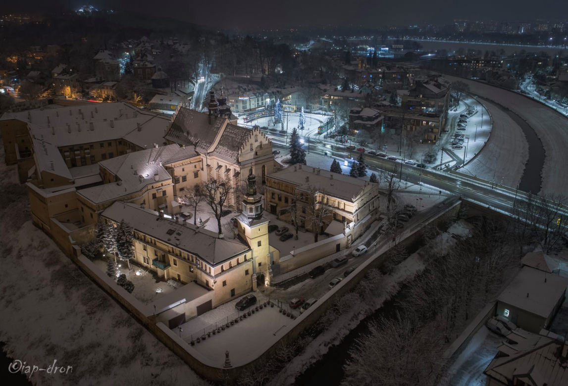 Kraków niczym Las Vegas. Takich zdjęć nocnego miasta jeszcze nie widziałeś!