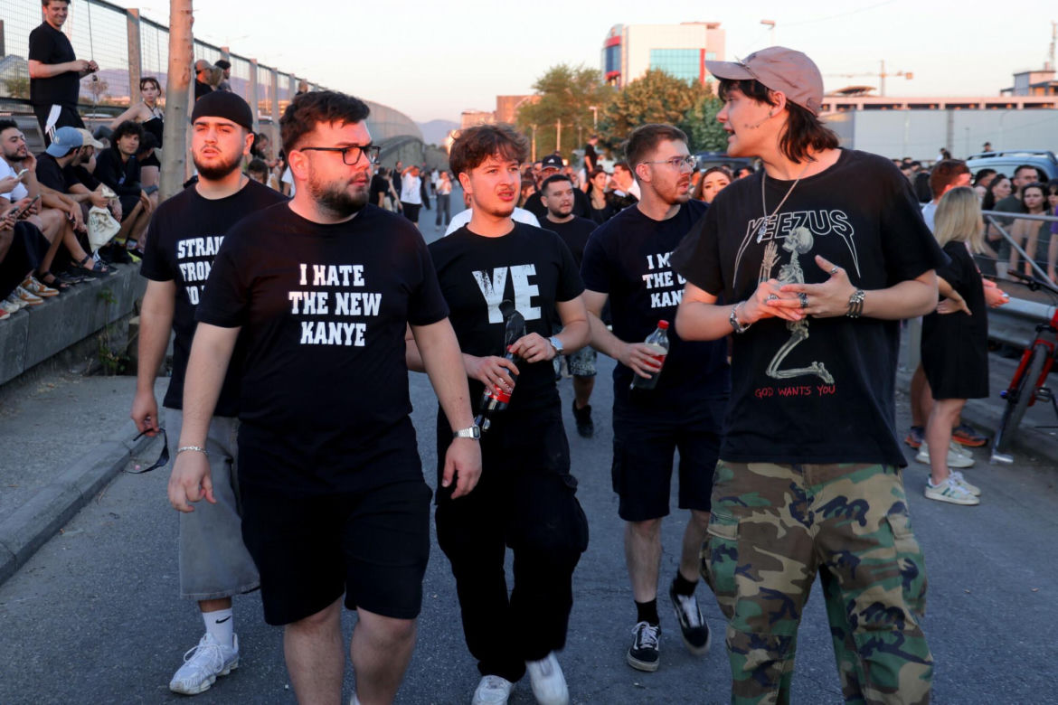 Fani na koncercie Kanye Westa w Albanii