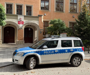 Świętokrzyskie: Ostre narzędzie w szkole i zatrzymany nastolatek. Policja komentuje serię zgłoszeń