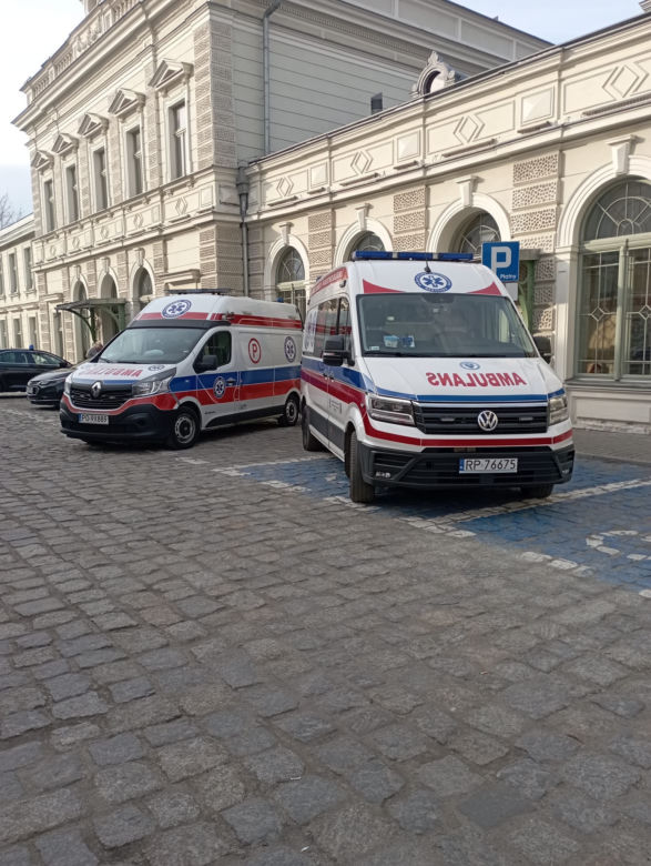 Przemyśl. Zwolnieni z pracy ratownicy wrócili do pracy [GALERIA]