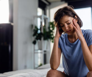 Katar u dziecka i ból głowy? Wietrzenie mieszkania może pomóc pozbyć się kurzu i pleśni