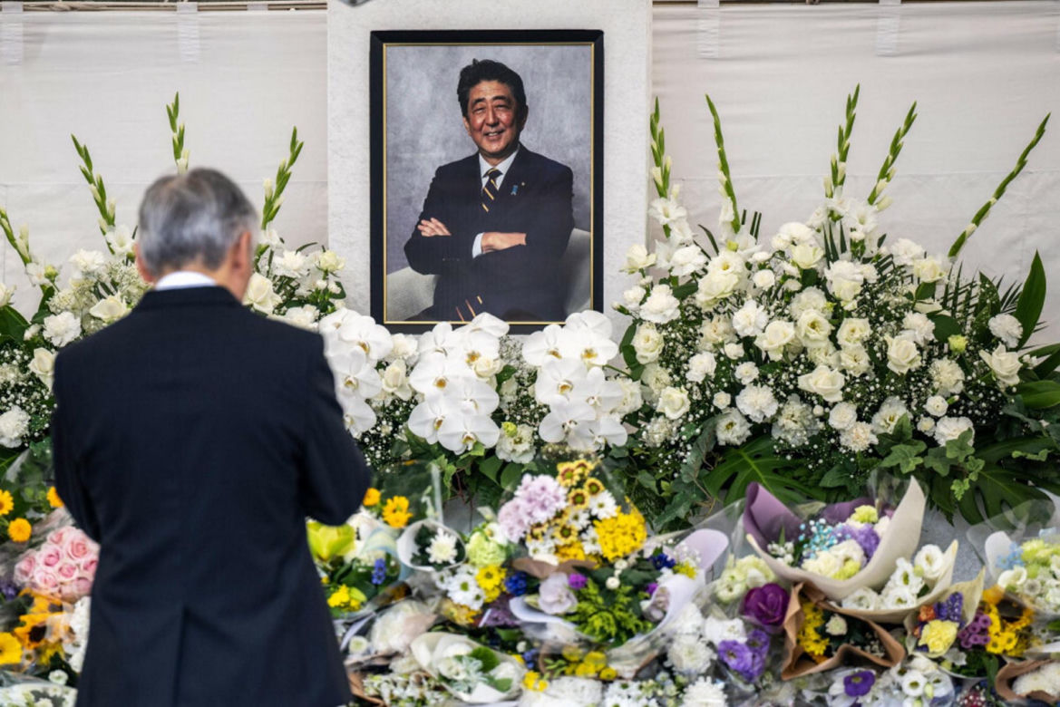 Shinzo Abe nie żyje. Były premier Japonii zastrzelony. Sprawca przyznał się przed sądem