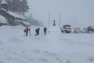 Wielka lawina porwała ludzi! Dziesięciu zaginionych narciarzy