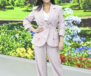 Garnitur Kasi Cichopek idealnie sprawdzi się na Komunię. Ten kolor idealnie wpisuje się w wiosenne trendy