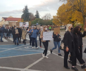 Strajk kobiet: „Chciałabym dokonać aborcji rządu”. Bełchatowianki OSTRO na ulicach miasta!
