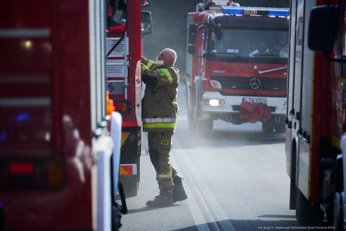 Walka z pożarem pod Biłgorajem. Szef MSWiA: „Jesteśmy umiarkowanymi optymistami”